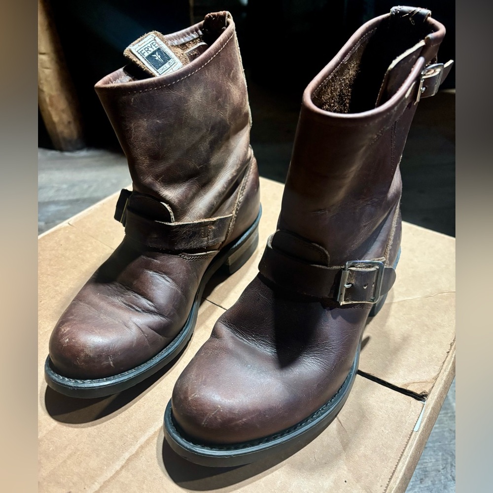 FRYE Veronica Shortie Engineer Boots / Cognac Brown Leather / Size Women’s 8B 🧨